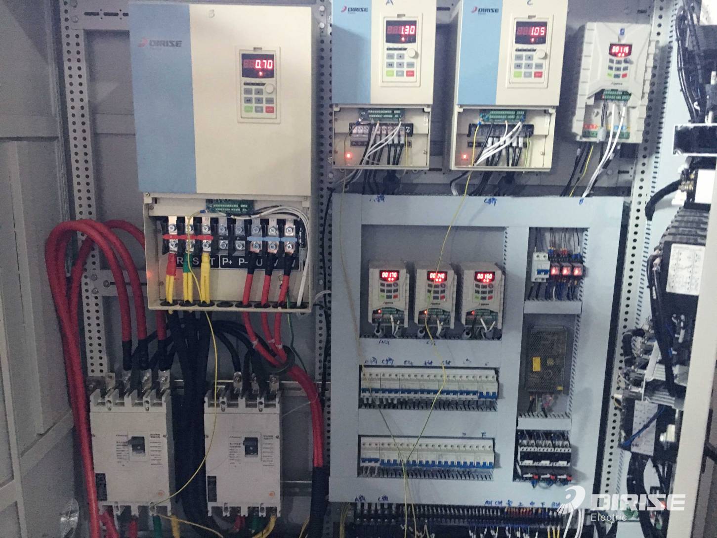 變頻器廠家德瑞斯應用合作案例-擠出機